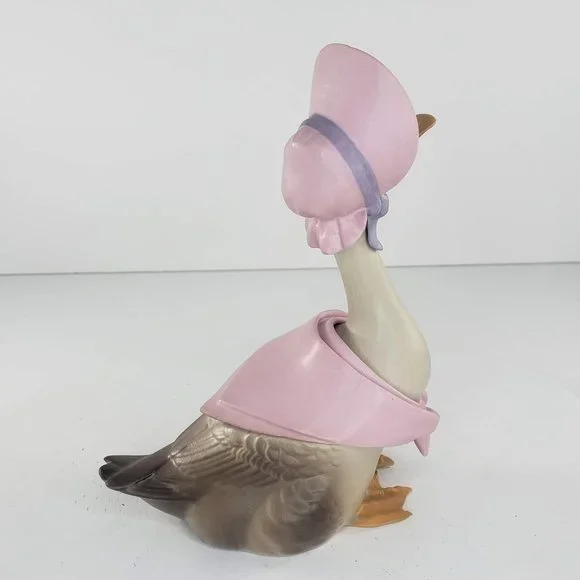 Hagen Renaker DW Mother Goose Figurine Matte Variation - Picture 4 of 9